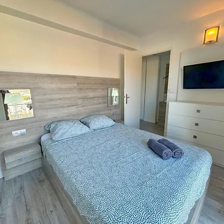Moderne Vue & Terrasse Appartamento Vallauris